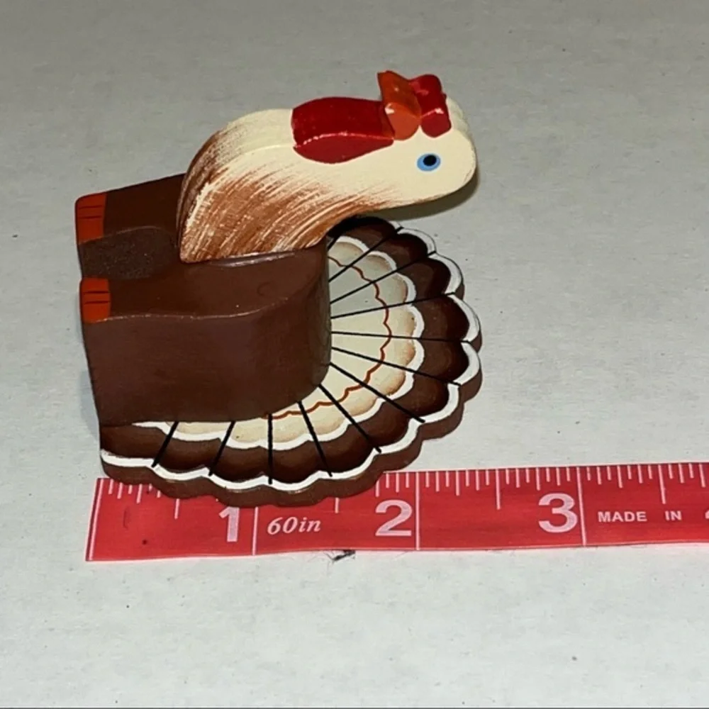Thanksgiving‎ Decorations-Home Interiors Bears, Enesco Napkin Holder & a Turkey